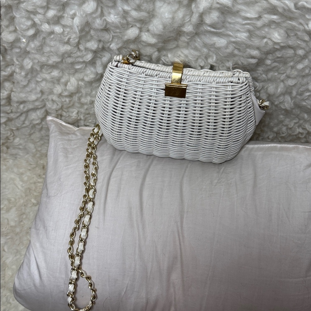 White Woven Chain Strap Bag - Picture 2 of 6